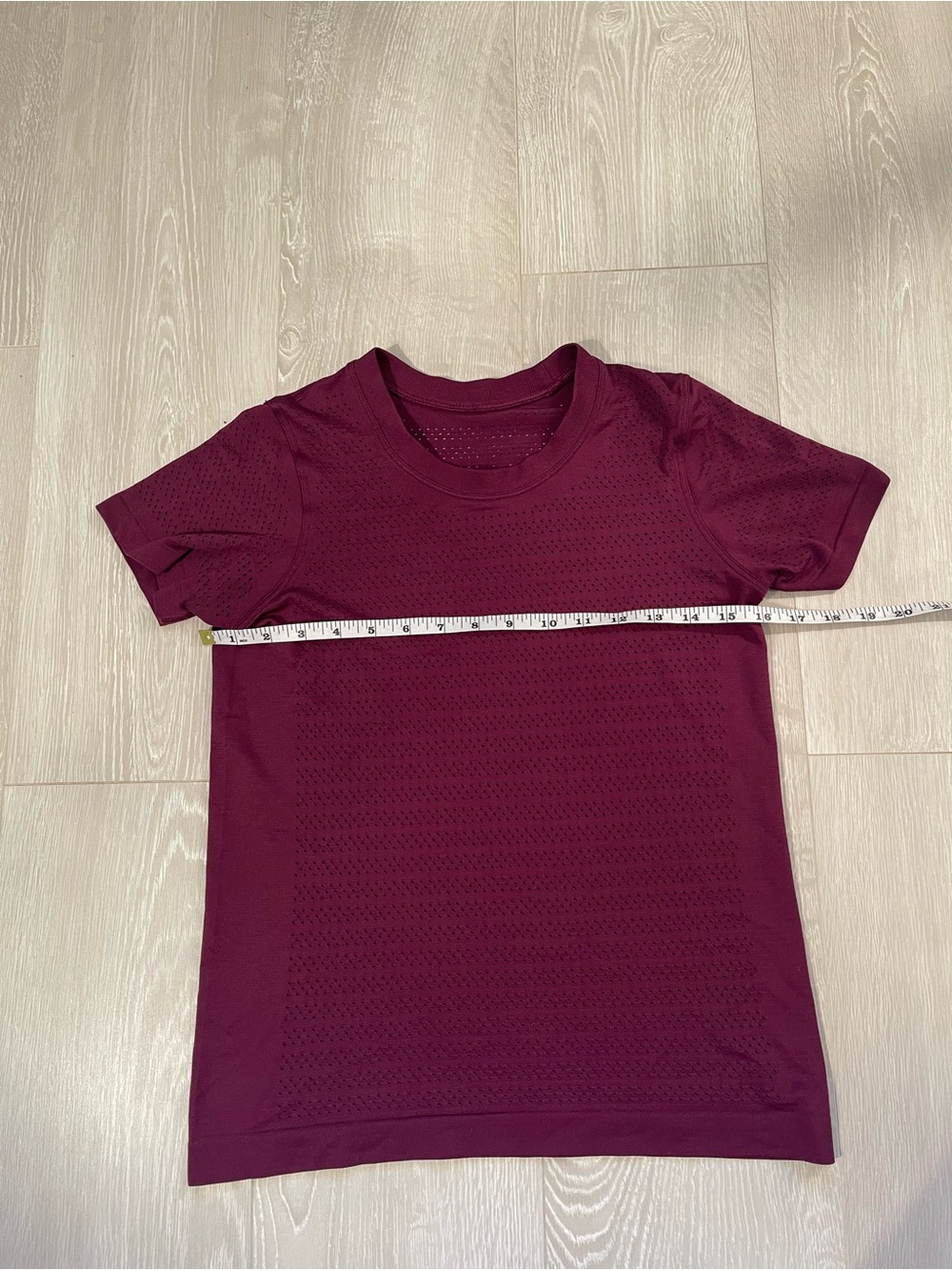 Lululemon Breeze By Short Sleeve *Squad
Marvel size 6 fit - Picture 11 of 15
